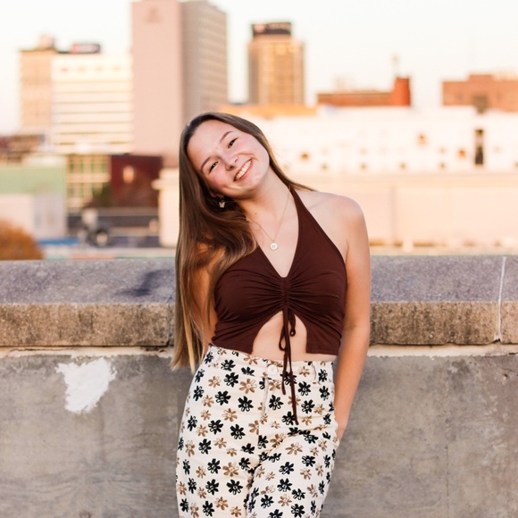 Profile Picture of Alicia Osiek (@aliciaosiek) on Poshmark