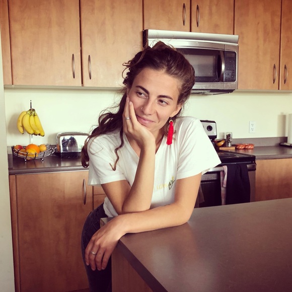 Profile Picture of Elsa Neufeld (@elsaeleni) on Poshmark
