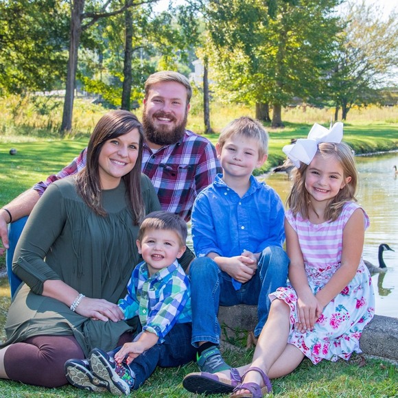 Profile Picture of Jessica Raybourn (@jessimo92) on Poshmark