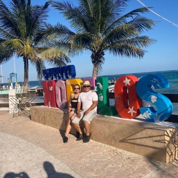 Profile Picture of Aaron Monroy (@aaronm1707) on Poshmark