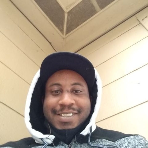 Profile Picture of Bobby Holliday (@hollidaybobby34) on Poshmark
