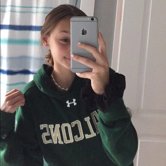 Profile Picture of Hanah Ivens (@_hanahivens) on Poshmark