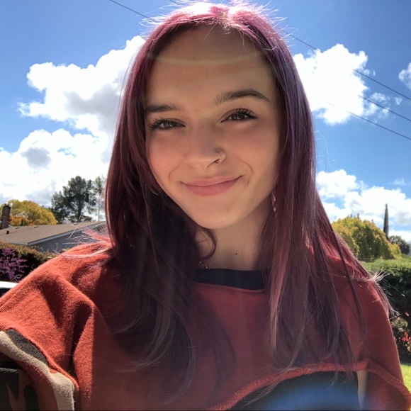 Profile Picture of Trinity Long (@_trinitylong) on Poshmark