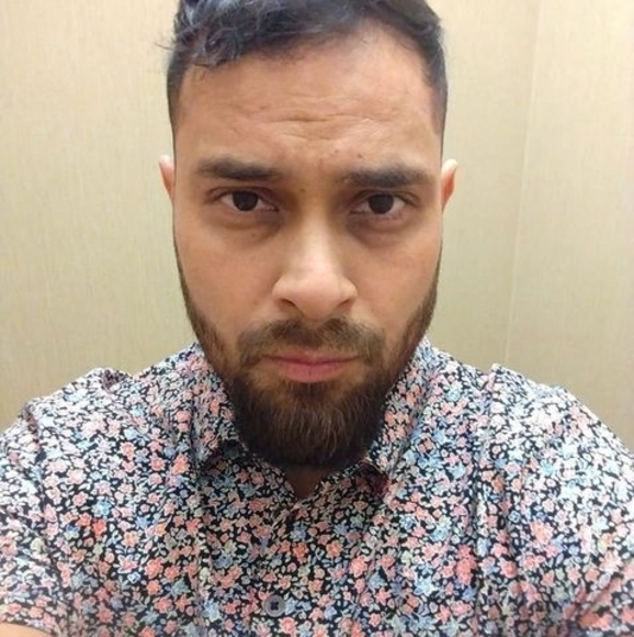 Profile Picture of Carlos Van damme (@cbanda28) on Poshmark