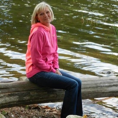Profile Picture of Ruby Burns (@burns_ruby) on Twitter