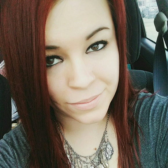 Profile Picture of Cassidy Detty (@dettycassidy) on Poshmark