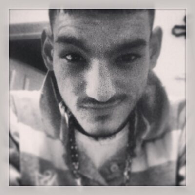Profile Picture of Aaron Sinner Sena (@Aaron1hundred) on Twitter