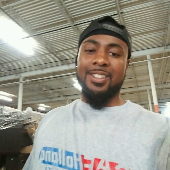 Profile Picture of Steve Richardson (@bigsteveog) on Poshmark