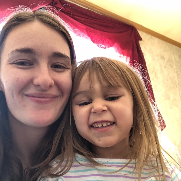 Profile Picture of Katie Bertelle (@kat1109) on Poshmark