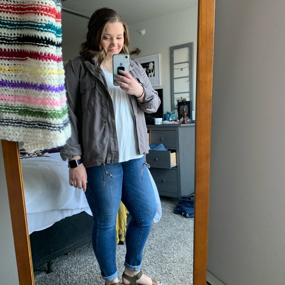 Profile Picture of Grace Thooft (@gdthooft) on Poshmark