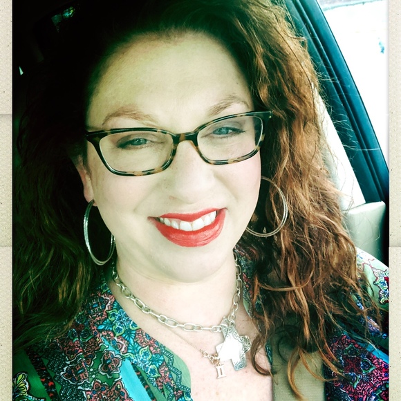Profile Picture of Mary Grimmer (@redmary2003) on Poshmark
