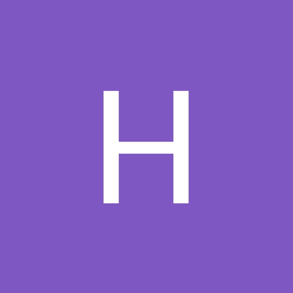 Profile Picture of Heather Seagraves (@hseagraves) on Poshmark