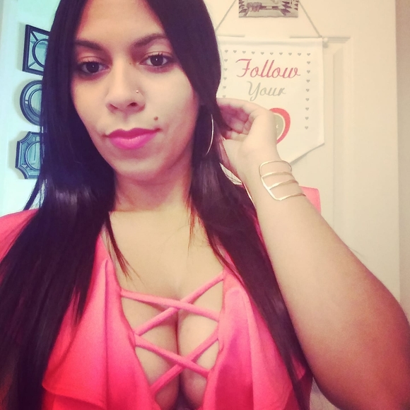Profile Picture of Lizmarie Quiles (@marieliz22) on Poshmark