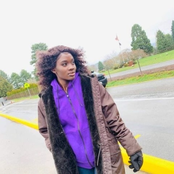 Profile Picture of Neidy moraes Neide (@matondo571) on Poshmark