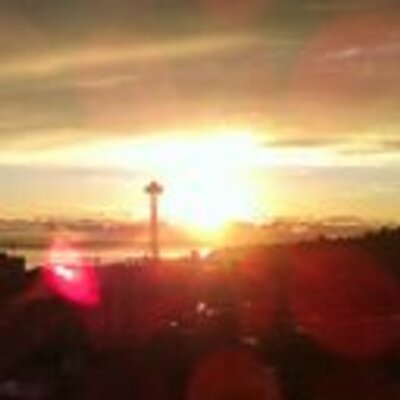 Profile Picture of Tom Larson (❤️s: 🍩☕️🥃🎞🚲☮️) (@MrTomEsquire) on Twitter