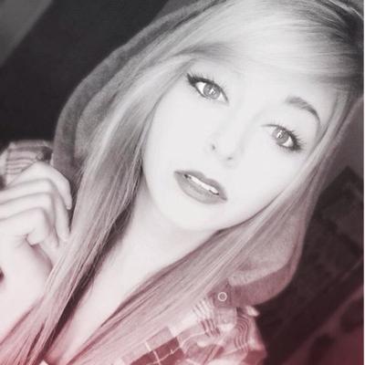 Profile Picture of Serena Bryan (@PanickedVixen) on Twitter