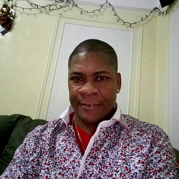 Profile Picture of Lawrence Williams (@christophers50) on Poshmark
