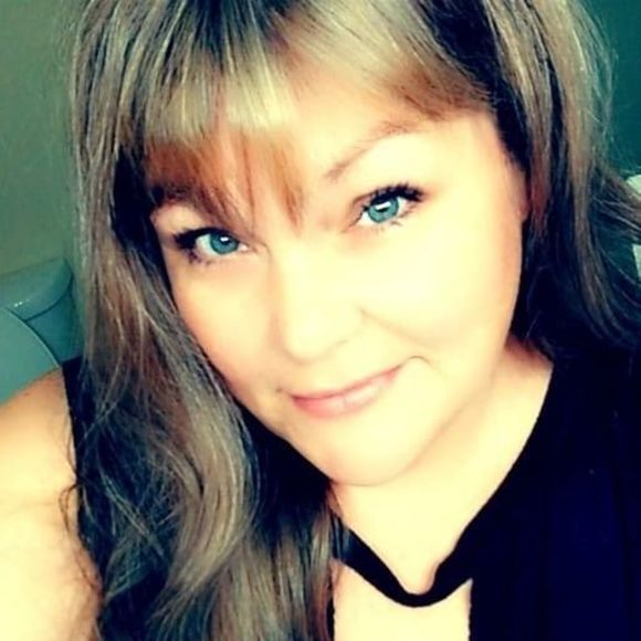 Profile Picture of Staci Koetsier (@staciv5) on Poshmark