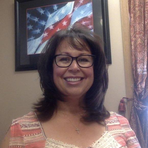 Profile Picture of Lisa Amthor (@tamthor) on Poshmark