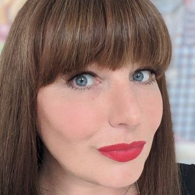 Profile Picture of Iris Beck Comedian (@IrisBeck12) on Twitter