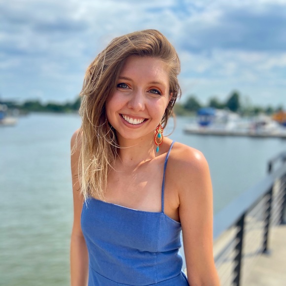 Profile Picture of Kirsta Hackmeier (@khackmeier) on Poshmark