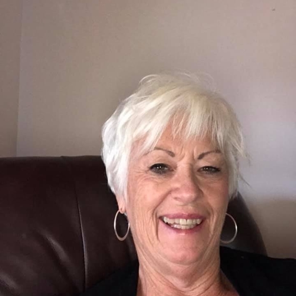 Profile Picture of Linda Fluck (@lindafluck) on Poshmark