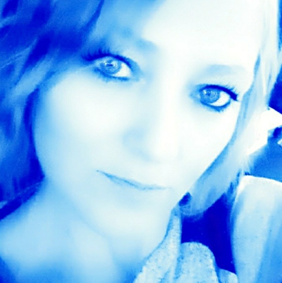 Profile Picture of Jamie Stroop (@jamiecstroop) on Poshmark