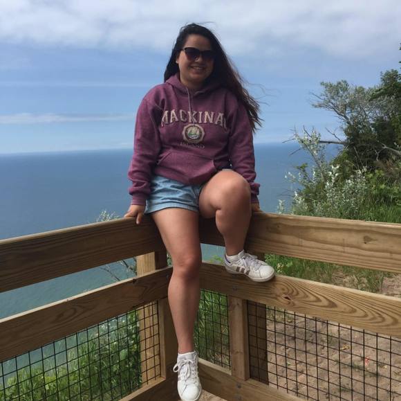 Profile Picture of Cynthia Wrzesinski (@020700girl) on Poshmark