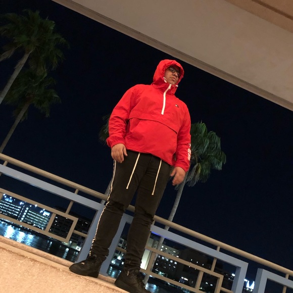 Profile Picture of Julian Ojeda (@jun010410) on Poshmark