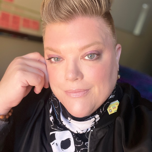 Profile Picture of Melinda Conney (@melindaconney) on Poshmark