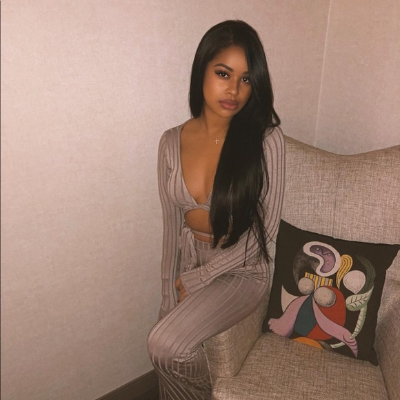 Profile Picture of Tori Reid (@bomdas_2) on Poshmark