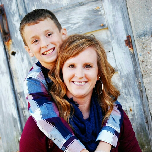 Profile Picture of Lauren Fencik (@lfencik) on Poshmark