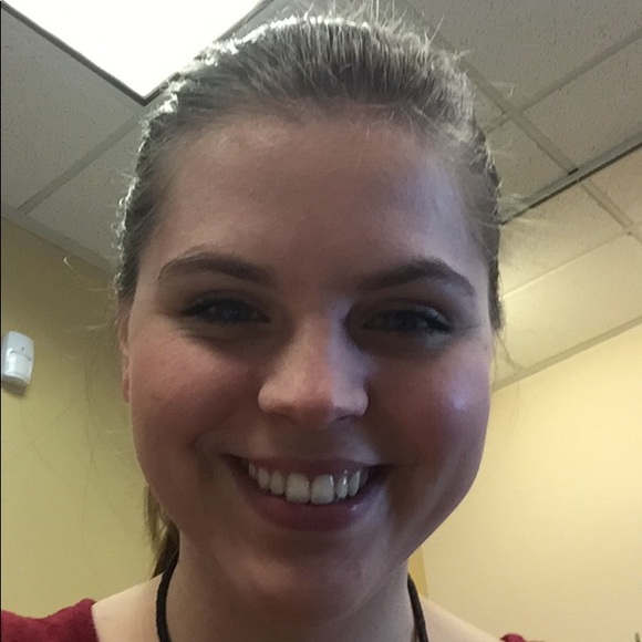 Profile Picture of Carla Hess (@carlahess) on Poshmark