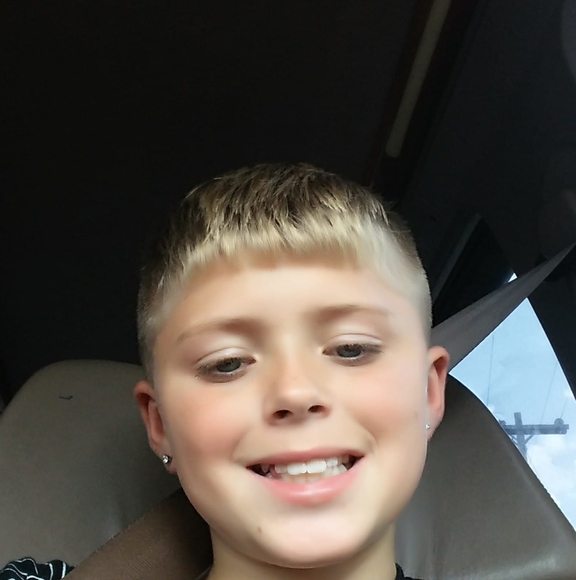 Profile Picture of Derrick Holt (@holt78871) on Poshmark