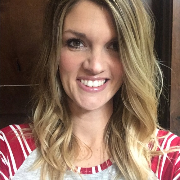 Profile Picture of Jen Zweep (@jz1984) on Poshmark