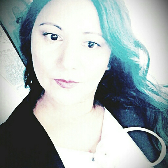 Profile Picture of Thomasa Zambrano (@thomasa7371) on Poshmark