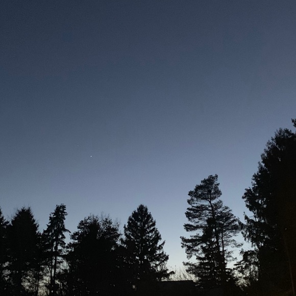 Profile Picture of Emma Wallo (@13emma13399) on Poshmark