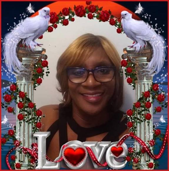 Profile Picture of Lucy Blakely (@nettaray) on Poshmark