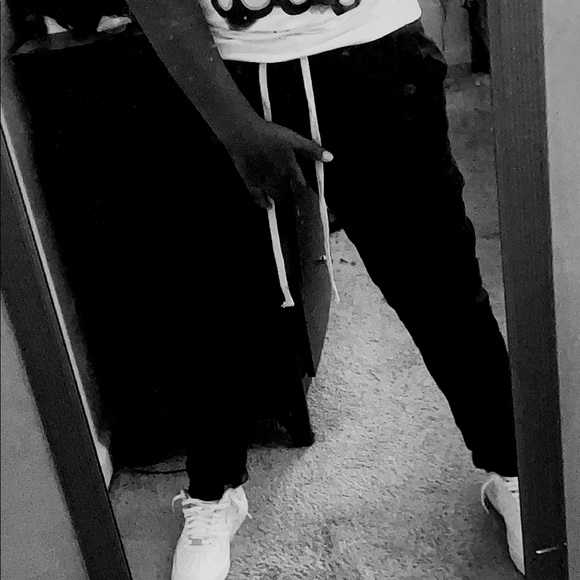 Profile Picture of Ernest Jones (@luhxpooh6) on Poshmark