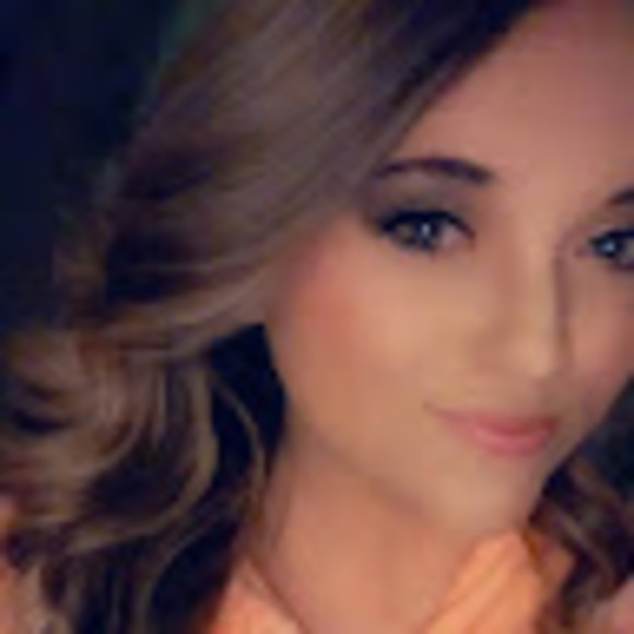 Profile Picture of Taylor Harrelson (@taylorharrel702) on Poshmark