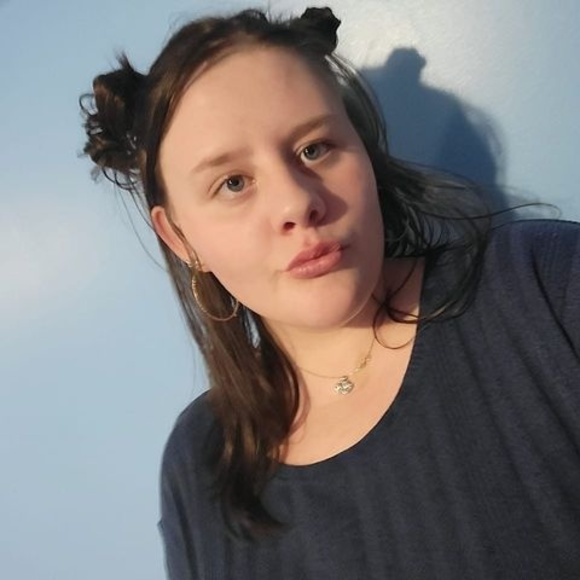 Profile Picture of Eva Reimer (@youmatterbabe) on Poshmark