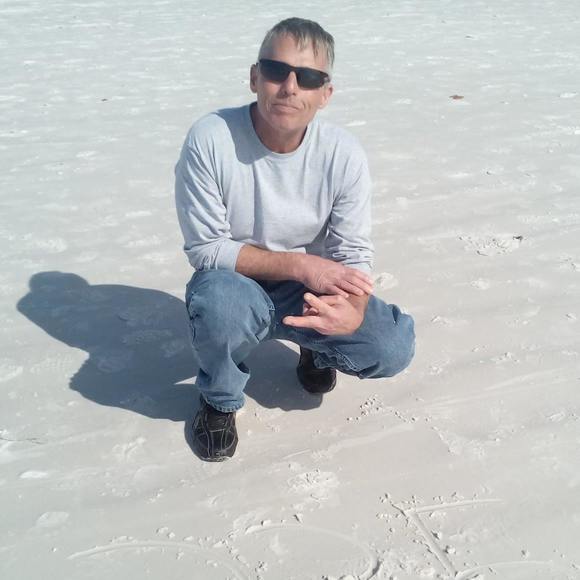 Profile Picture of Eric Bauer (@ericbauer) on Poshmark