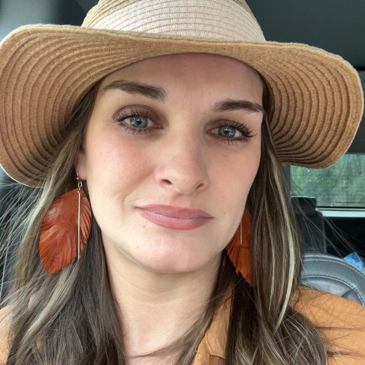 Profile Picture of Jenna Bryant (@jennabnice00) on Tiktok