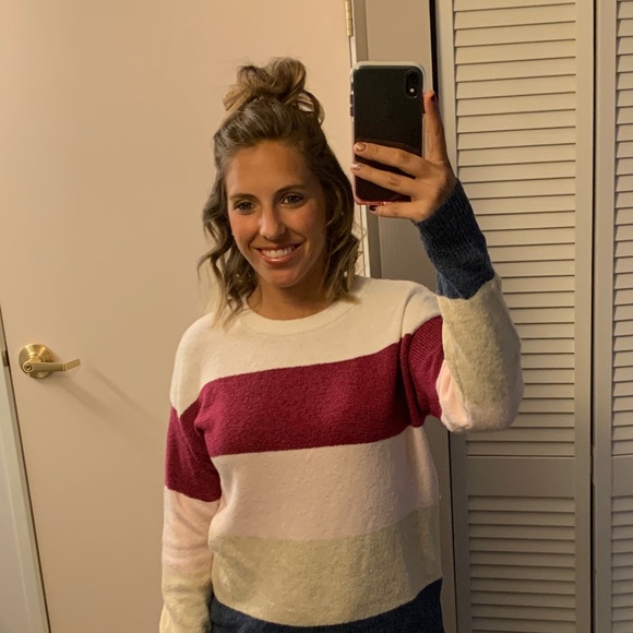 Profile Picture of Amanda Davey (@aaschulberg) on Poshmark