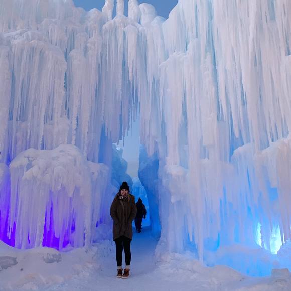 Profile Picture of Jessica Kwiecinski (@jkwiii) on Poshmark