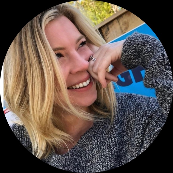 Profile Picture of Elizabeth Kilgore (@erosa2613) on Poshmark