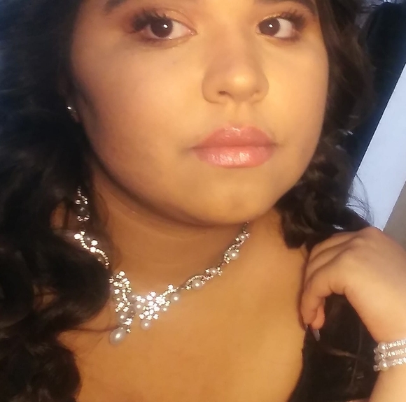 Profile Picture of Brianna Cuellar (@briannababy18) on Poshmark