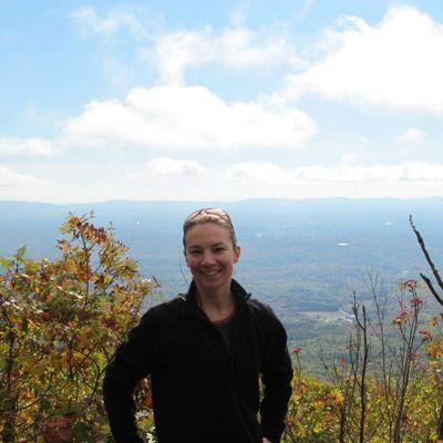 Profile Picture of Heather Houle (@HeatherHoule) on Twitter