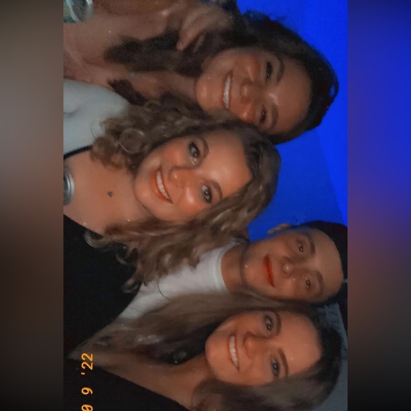 Profile Picture of Garrett Stevens (@garrettsales22) on Poshmark