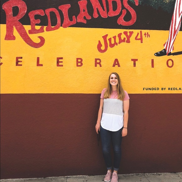 Profile Picture of Shelley Noreen (@shelley_noreen) on Poshmark